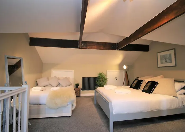 Stylish Loft Apartment By Property Promise